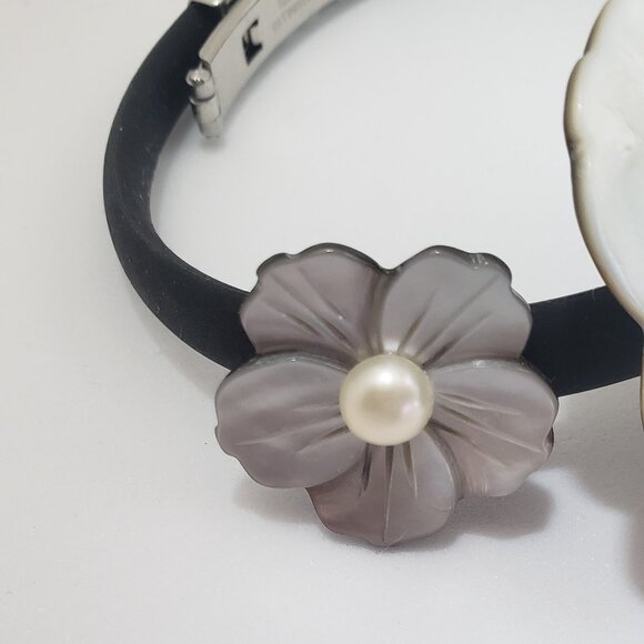 Natural Mother of Pearl Hand Carved Shells & Pearls Flower Bracelet - Vintage - Picture 7 of 10